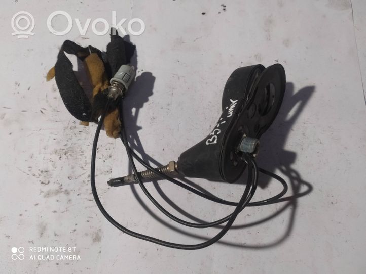 Volkswagen Polo IV 9N3 Antenne radio 1J0035501