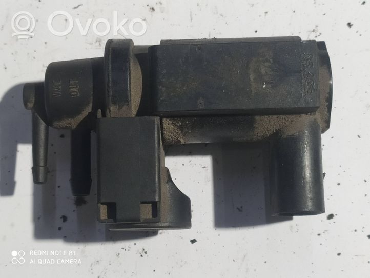 Volkswagen Touareg I Turbo solenoid valve 059906628B