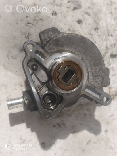 Volkswagen Touareg II Vacuum pump 03H145100C