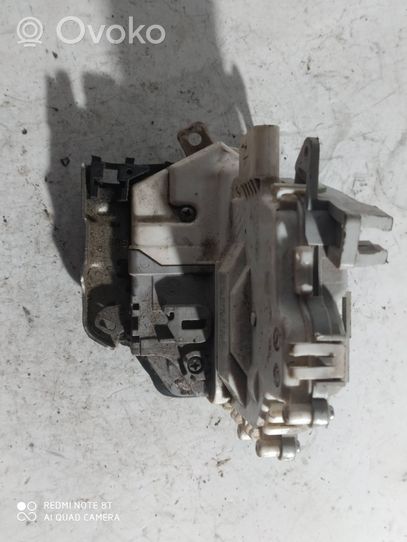 Audi A4 S4 B8 8K Etuoven lukko 8K0839015C