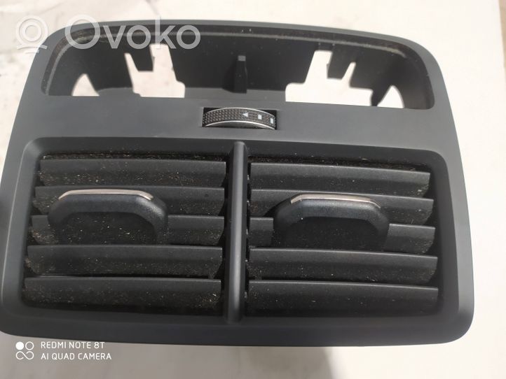 Audi A4 S4 B9 Takaosan ilmakanavan tuuletussuuttimen ritilä 8W0819203B