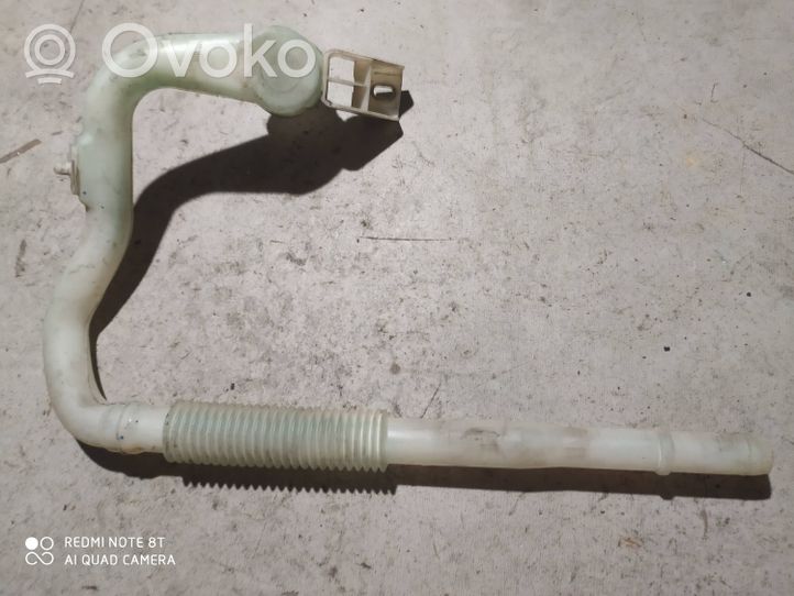 Volkswagen Touareg II Tubo riempimento della vaschetta del liquido lavavetri 7P6955463