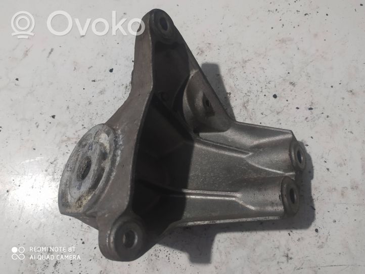 Audi A6 S6 C6 4F Supporto di montaggio scatola del cambio 4F0399113B