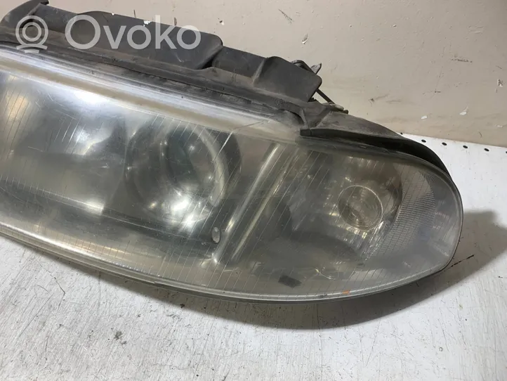 Audi A4 S4 B5 8D Lampa przednia 