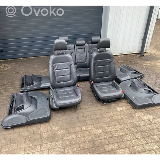 Volkswagen Touareg II Fotele / Kanapa / Komplet 