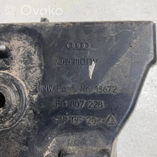 Audi A6 S6 C6 4F Staffa di rinforzo montaggio del paraurti anteriore 4F0807228