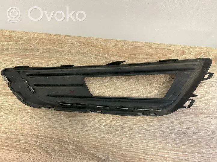 Ford Focus Front fog light trim/grill F1EB15A298B