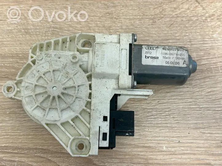 Audi Q7 4L Silniczek podnośnika szyby drzwi przednich 4L0959802B