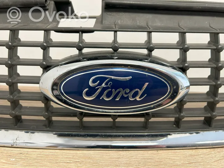 Ford Mondeo MK IV Griglia anteriore 7S718200A