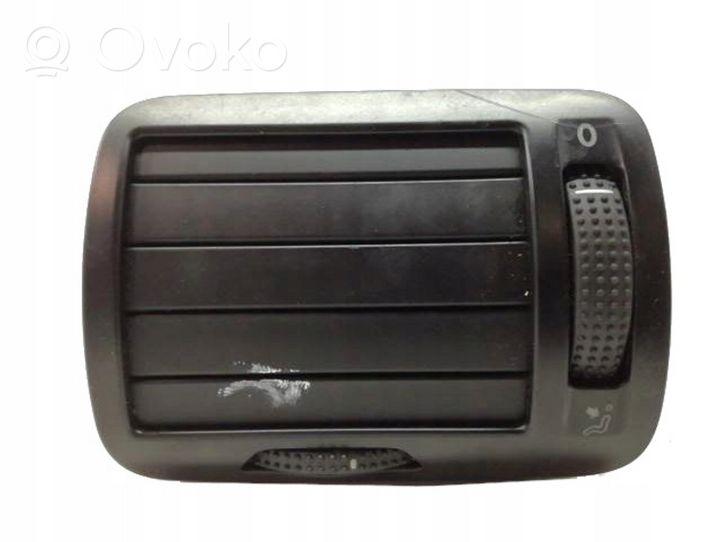 Volkswagen PASSAT B5.5 Copertura griglia di ventilazione cruscotto 3B0819703D