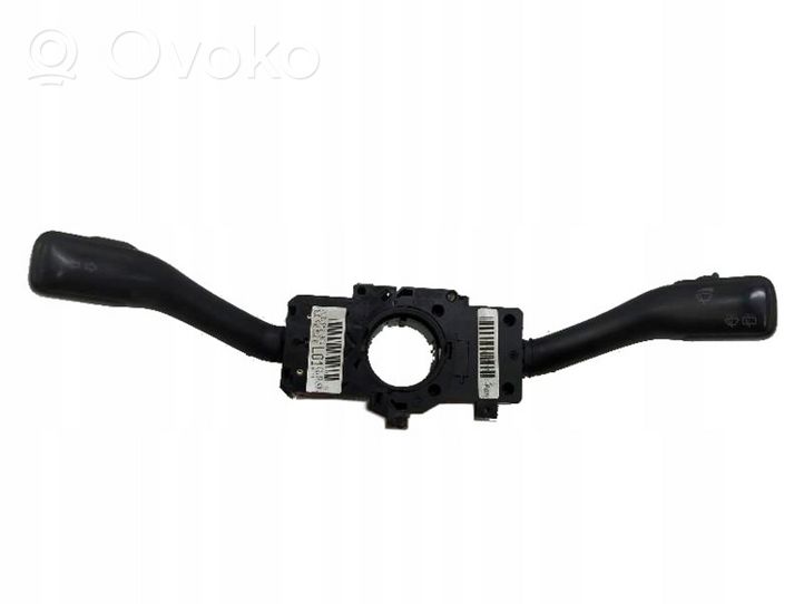 Audi A3 S3 8L Leva/interruttore dell’indicatore di direzione e tergicristallo 8L0953513G