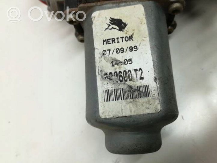 Nissan Primera Etuikkunan nostomekanismi ilman moottoria TYŁ PRAWY 400600T2