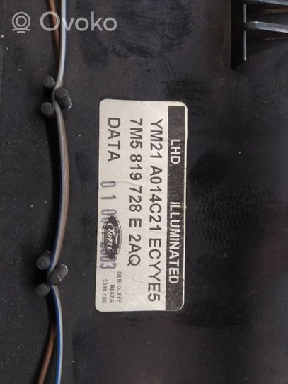 Ford Galaxy Kojelaudan tuuletussuuttimen suojalista DESKI ŚRODKOWE 7M819728