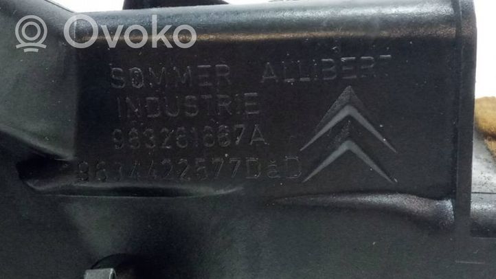 Citroen C5 Kojelaudan tuuletussuuttimen suojalista DESKI 99024210