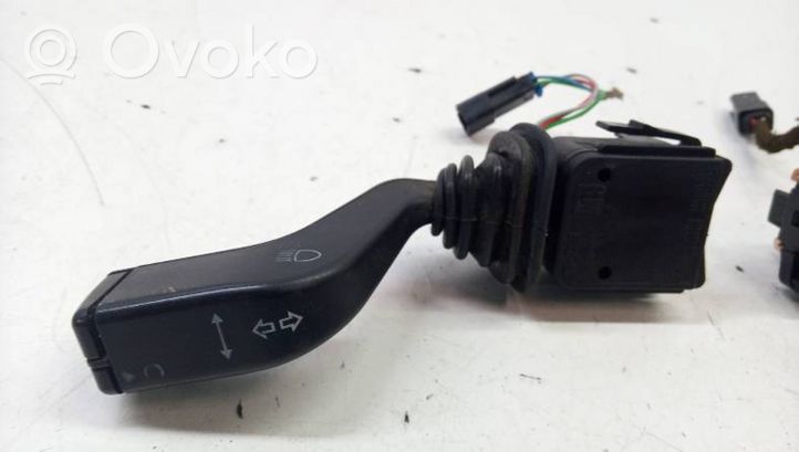 Opel Zafira A Wiper turn signal indicator stalk/switch 090243395