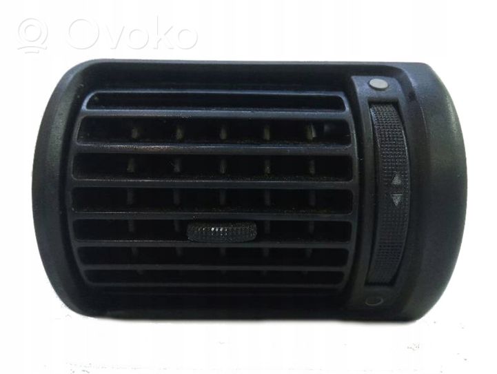 Audi A4 S4 B5 8D Lango oro grotelės 8D1820901