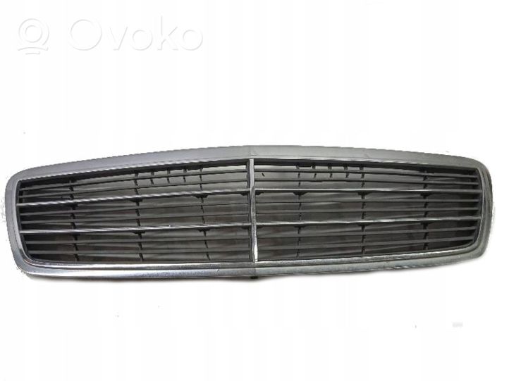 Mercedes-Benz C W203 Grille de calandre avant 