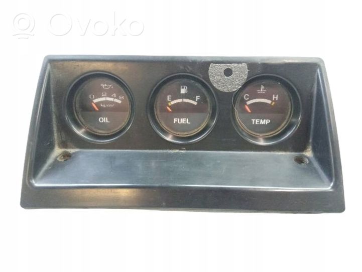 Isuzu Trooper Velocímetro (tablero de instrumentos) 8944383943