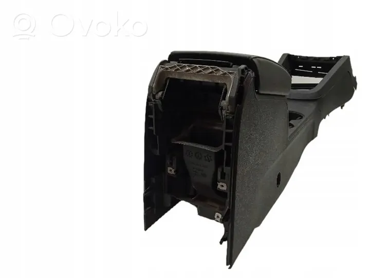 Volkswagen Jetta VI Center console 