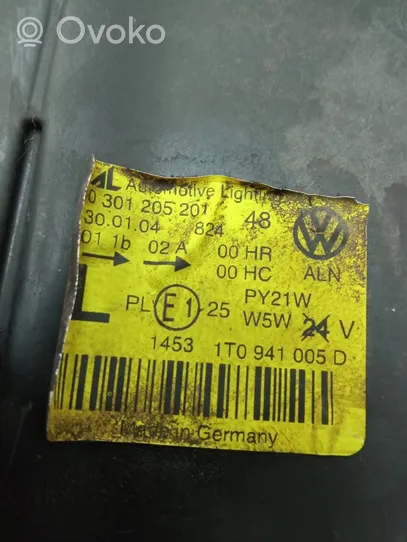 Volkswagen Touran I Lampa przednia 