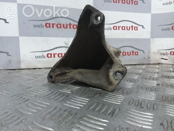 Renault 21 Supporto di montaggio scatola del cambio 21122249