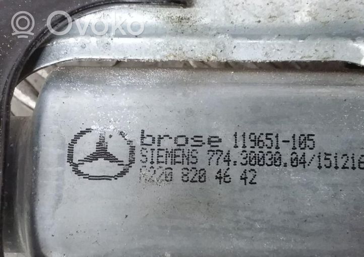 Mercedes-Benz C W203 Priekinio el. lango pakėlimo mechanizmo komplektas A2037201746