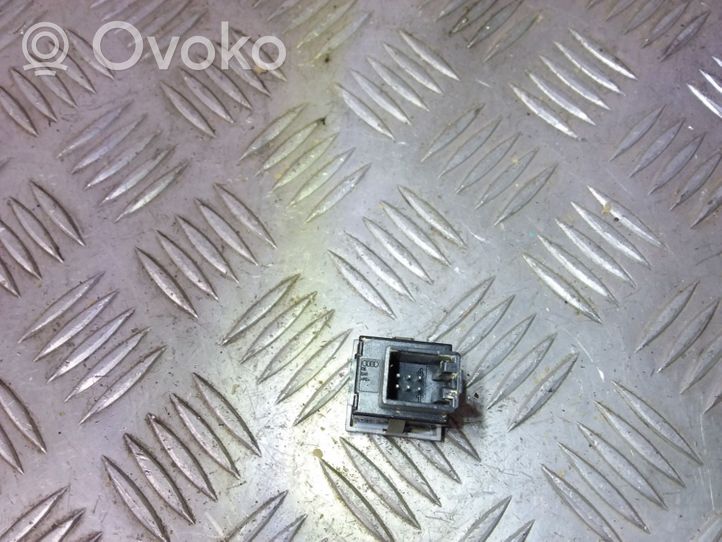 Audi Q3 8U Przycisk / Włącznik ESP 8U0927134