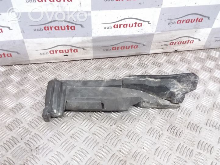 Audi Q3 8U Wygłuszenie / Pianka błotnika przedniego 8U0823722A