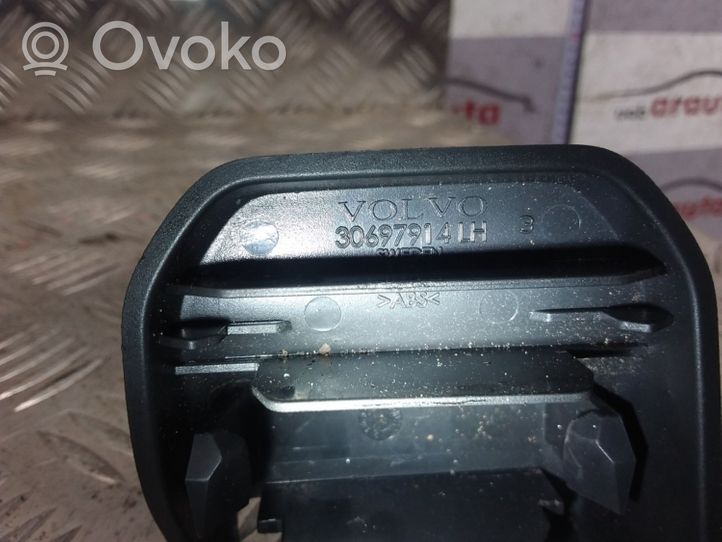 Volvo V60 Cache rail de siège conducteur avant 30697914