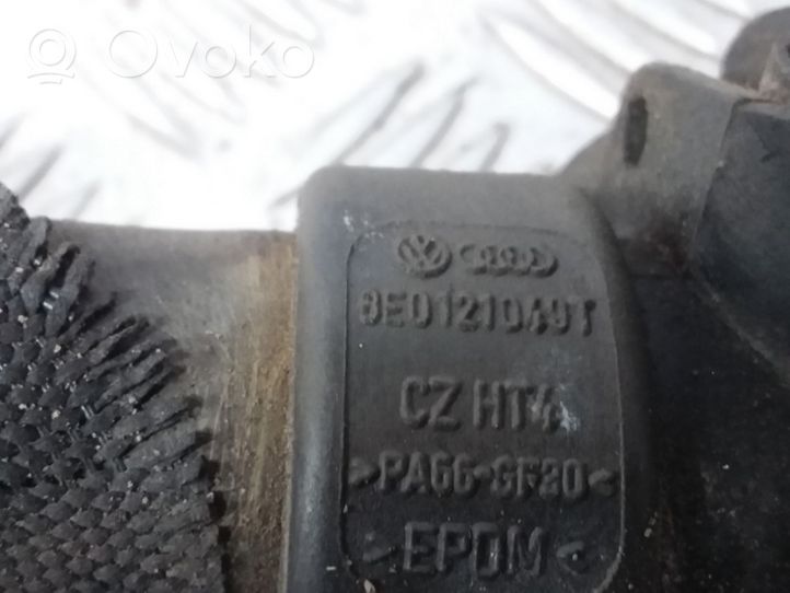 Audi A4 S4 B7 8E 8H Variklio aušinimo vamzdelis (-ai)/ žarna (-os) 8E0121049T