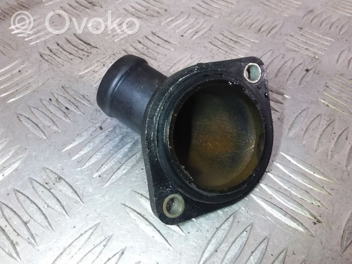 Volkswagen PASSAT B5 Thermostat/thermostat housing 048121121B