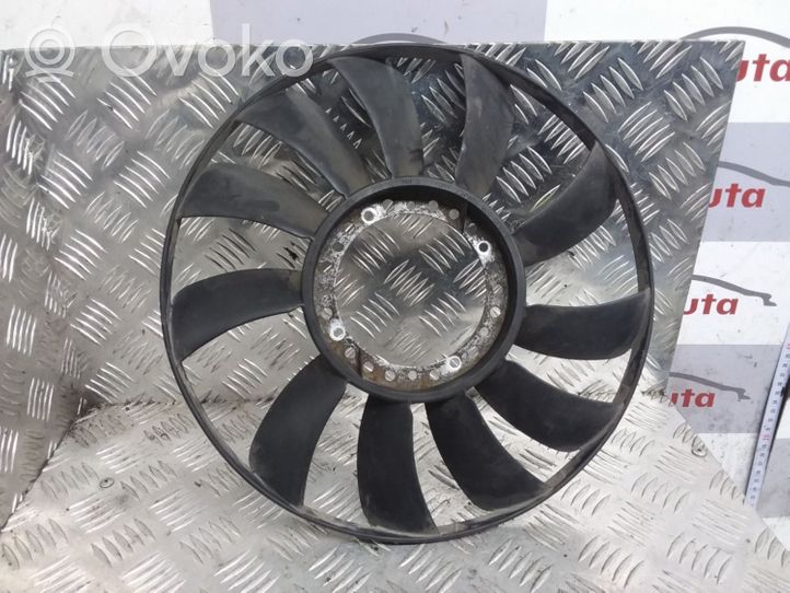 Audi A4 S4 B5 8D Hélice moteur ventilateur 058121301B