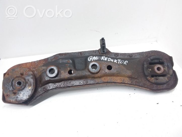 Honda CR-V Rear differential/diff mount bracket 