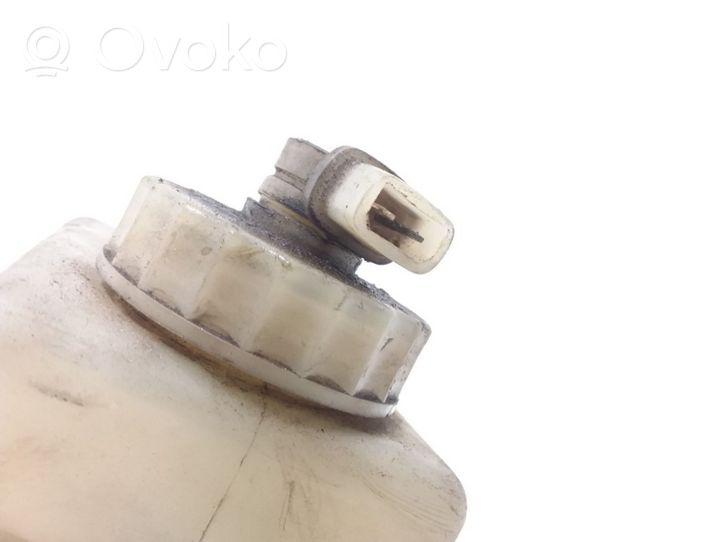 Volkswagen PASSAT B3 Główny cylinder hamulca 357611307