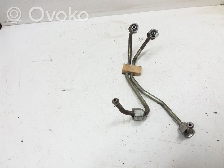 Volvo V50 Fuel injector supply line/pipe 