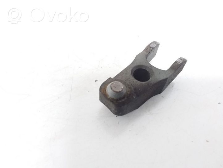 Audi A4 S4 B5 8D Fuel Injector clamp holder 