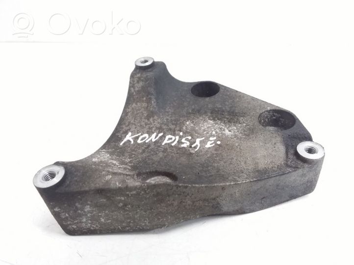 Opel Signum Uchwyt / Mocowanie sprężarki klimatyzacji 9226302