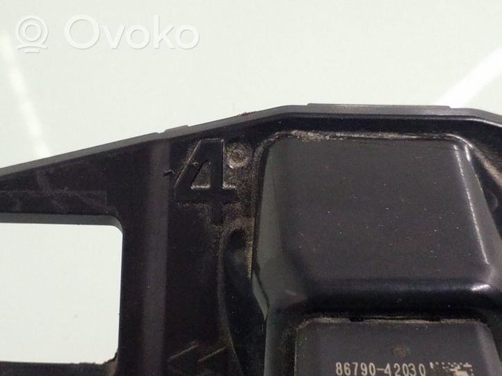Toyota RAV 4 (XA40) Telecamera per retrovisione/retromarcia 8679042030