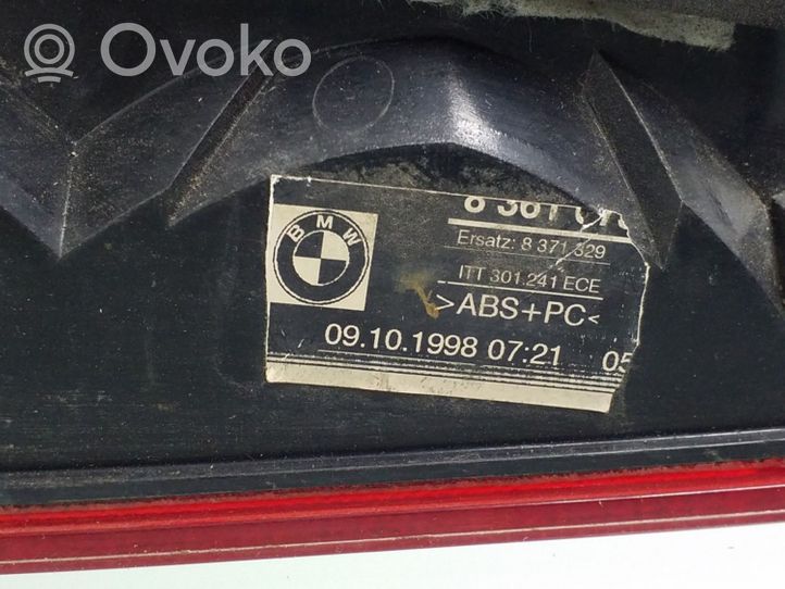 BMW 5 E39 Aizmugurējais lukturis pārsegā 8361673