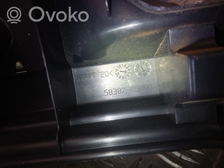 Toyota Avensis T250 Protection de seuil de coffre 5838705090
