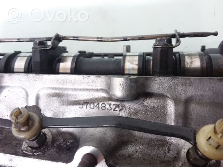 Toyota Avensis T250 Culata del motor 5704832