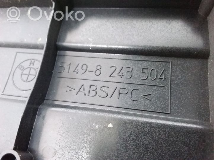 BMW X5 E53 Osłona tylnej klapy 8243504