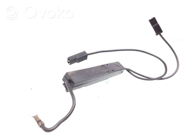 Mercedes-Benz CLK A209 C209 Amplificateur d'antenne A2038209489