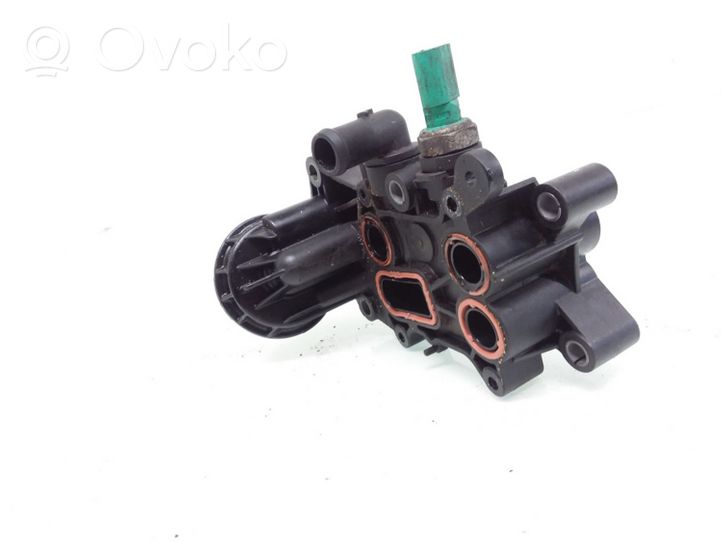 Skoda Fabia Mk3 (NJ) Supporto di montaggio del filtro dell’olio 04B115389B