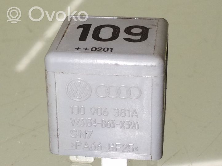 Skoda Octavia Mk1 (1U) Autres relais 1J0906318A