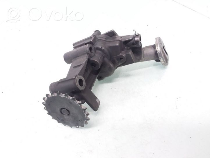 Opel Vivaro Oil pump 7700600252