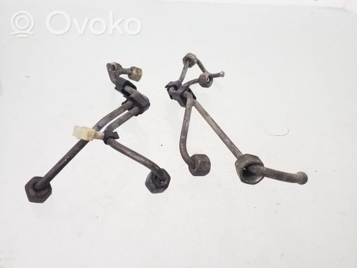 Volkswagen PASSAT B5 Fuel injector supply line/pipe 