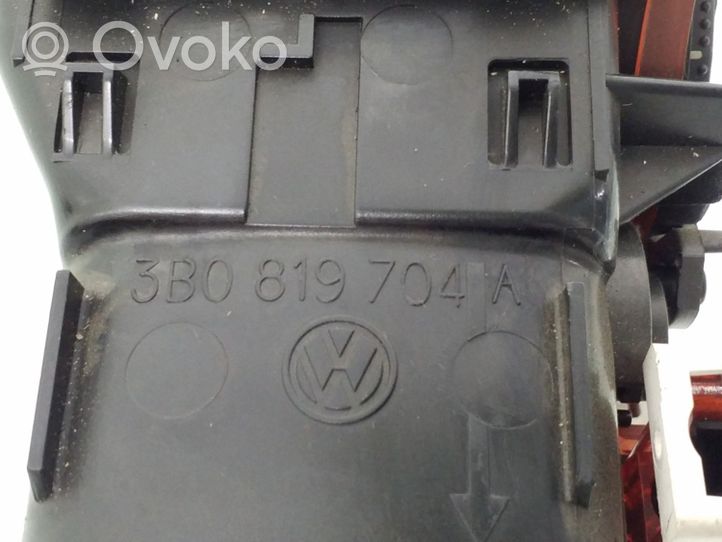 Volkswagen PASSAT B5 Boczna kratka nawiewu deski rozdzielczej 3B0819704A