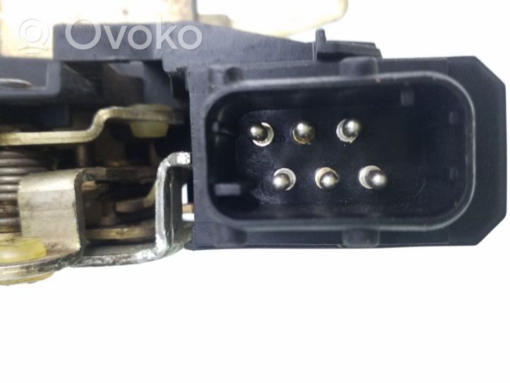 BMW 3 E36 Etuoven lukko 8122418