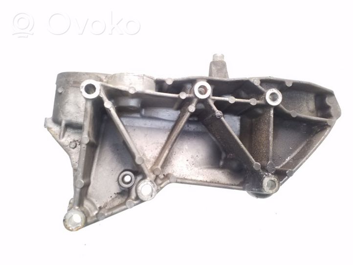 Volvo S40, V40 Support de générateur / alternateur 7700115750